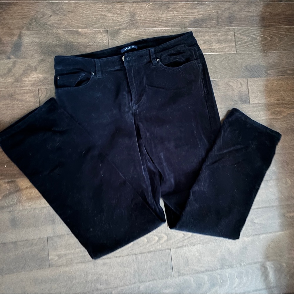 Jones New York. Stretch velour black pants
